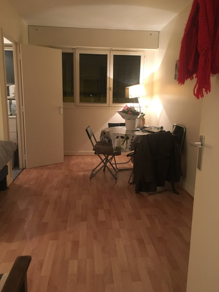 Studio calme et pratique, à deux minutes à pied du métro (rue Saint-Maur) dans u Paris, France Studio à Paris Entire rental unit vacation rental 22063721