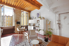 Very nice typical "canut" apartment in the heart of Croix-rousse, a district ren Paris, France Charming and typical apartment at Croix-rousse Entire rental unit vacation rental 42708795