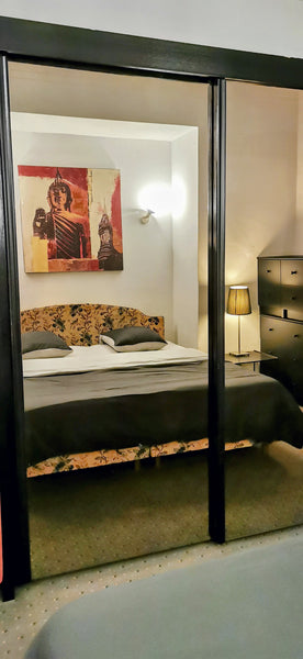 Ideally located in the popular Châtelain district, on one of the most prestigiou Uccle, Belgium Av. Louise: bright & spacious, ideally located Entire rental unit vacation rental 667170736707767630