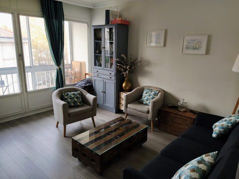 Appartement traversant situé dans le secteur de la Part Dieu, 5ème étage avec as Paris, France Appartement secteur Part Dieu Entire rental unit vacation rental 592439313394756437