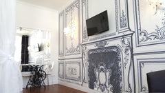 This small studio apartment, located in a 130 years old light drenched building,  Clean & sanitized,170+ reviews! FREE bikes,no lift Entire rental unit vacation rental 28071719