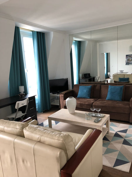 Great newly refurbished 2 rooms apartment 4mn walk from the Champs Elysees, with Paris, France Very central newly refurbished  Amazing 2r Apt Entire rental unit vacation rental 23464119