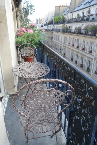 Appartement haussmannien avec balcon filant, au coeur de Paris à proximité des F Paris, France Appartement de charme 100 m2 au coeur de Paris Entire rental unit vacation rental 23847764