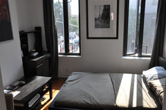 Spacious bedroom available in a two bedroom apartment in Brooklyn.<br />Queen si New York, NY Rental unit in Brooklyn · ★4.93 · 1 bedroom · 1 bed · 1 shared bath Private room in rental unit vacation rental 7915525