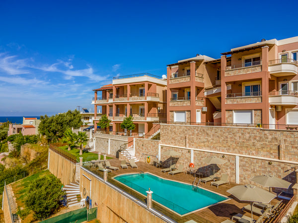 Theo's Uphill apartment (3 bedrooms.2 bathrooms, Sleeps up to 6 people) is a 100  Theo's Uphill Luxury Apartment Entire home vacation rental 50685832