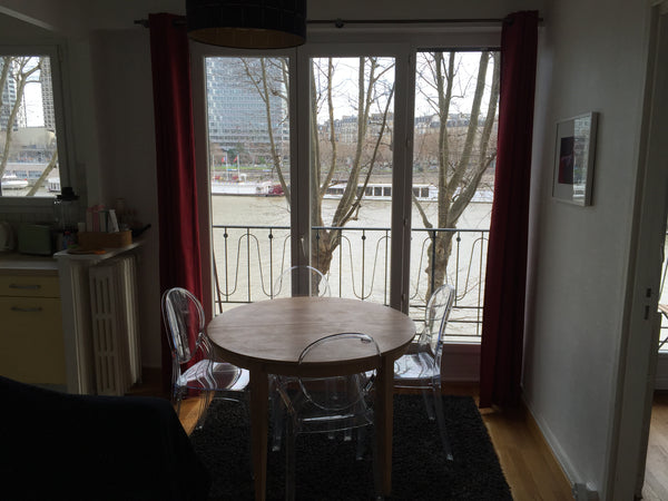 Modern apartment located right in front of the Seine. Perfect for couples, spaci Paris, TX Spatious flat in front of the Seine Entire rental unit vacation rental 10955696
