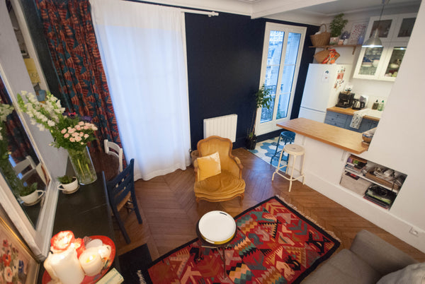 Come to our place with a view on Parisian roofs and Eiffel tower, an authentic f Paris, France Authentic 2-room apartment, convenient location Entire rental unit vacation rental 19851845