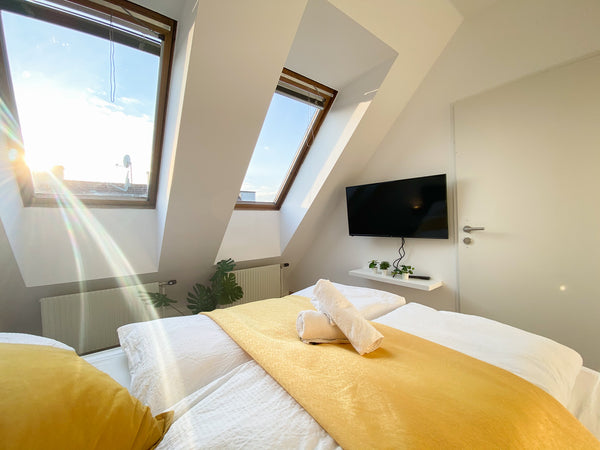 Only 650 meters from Vienna’s busiest main train station “Wien Hauptbahnhof” and  Charming Room Hauptbahnhof - Air conditioned Room in hotel vacation rental 48934714