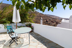 I greed you from Arnados Tinos. My name is Aliki and I am rending the first floo Thessaloniki, Greece ARNADOS, TINOS Aliki's House Cycladic home vacation rental 18818256