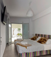 This recently fully renovated one-bedroom apt 35 m² with sunshine terrace (30m2) Palaio Faliro, Greece Attiki sunshine apartment with terrace. vipgreece. Entire rental unit vacation rental 33954358