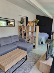 <b>License number</b><br />330630081848D Bordeaux, France SUPERBE APPARTEMENT HYPERCENTRE AVEC TERRASSE Entire rental unit vacation rental 669405641504101811