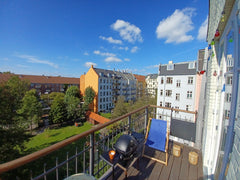 This family home is spacious and bright in the heart of Nørrebro. Enjoy the huge  Bright 120sqm apt. with huge courtyard & balcony Entire condo vacation rental 52139952