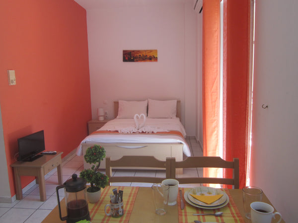 The studio is suitable for couples, friends and business travelers. It is 10 min Greece Economic Studios in  Crete B10 Entire rental unit vacation rental 6448886