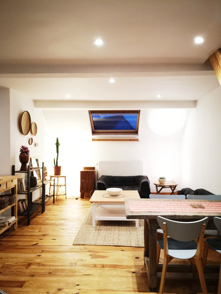 Cosy flat in the very heart of Flagey<br /><br /><b>The space</b><br />Cosy flat Brussels, Belgium Cosy flat in the very heart of Flagey Entire rental unit vacation rental 42825483