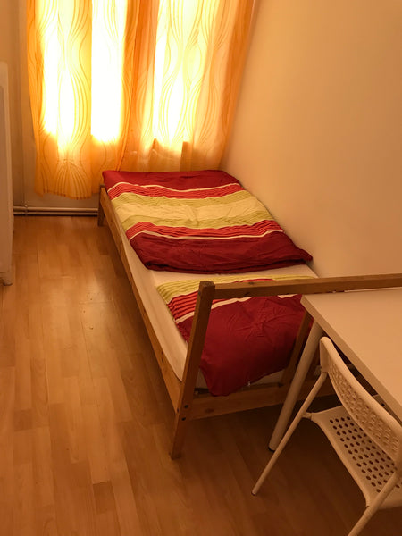 Genieße einfachen Zugang zu allem von dieser perfekt gelegenen Unterkunft aus.  Single room nxt to metro U6, downtown & Westbahnhf Private room in rental unit vacation rental 712341098871224424