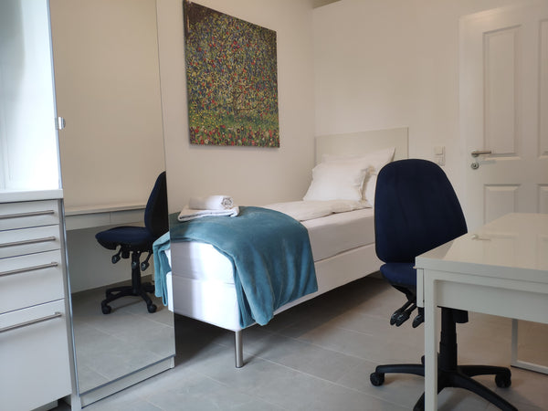 Ideal für eine Person!  1210smallApartment Entire rental unit vacation rental 644033073386967421