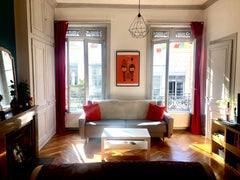 Chaleureux et charmant T2 au coeur de la presqu'ile de Lyon. Idéalement situé au Annecy, France Chaleureux et spacieux T2 coeur de presqu'ile Entire rental unit vacation rental 45227579