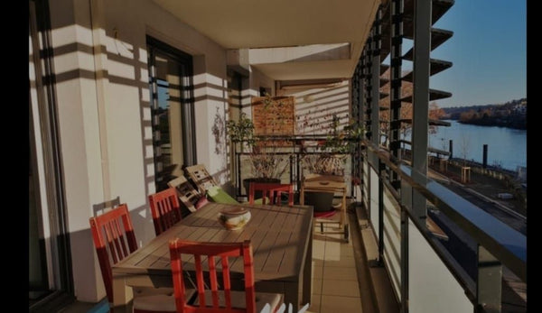 Appartement avec une vue imprenable sur la Saône. ⛴️<br /><br />Plus de 80 m2 et Lyon, France Vue imprenable sur la Saône Entire rental unit vacation rental 774555679473919384