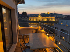 Appartement central, idéalement placé à 500m de la place Bellecour, et 800m du V Lyon, France Terrasse & vue superbe sur Lyon et Fourvière-T3 Entire rental unit vacation rental 40101562