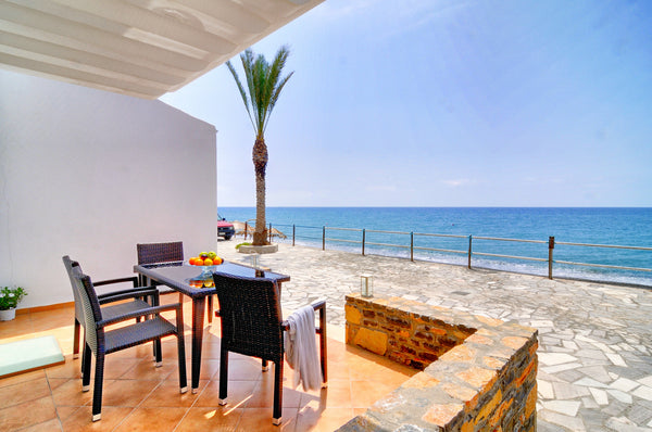 Located in Myrtos in the Crete Region, just 10 m from the beach, Myrtos Mare Sui London, United Kingdom Myrtos Mare Seafront Studio Entire rental unit vacation rental 46653258