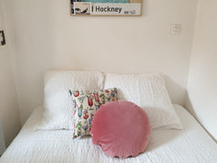 Petit studio agréable et très calme situé à 5 min du métro Père Lachaise et à 10 Mouzillon, France Studio calme et agréable à Père Lachaise Entire rental unit vacation rental 19215045