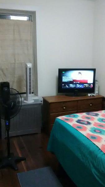 Great room one block away from G train (2 min walk). Williamsburg a few stops aw East Hampton, NY Rental unit in Brooklyn · 1 bedroom · 1 bed · 1 bath Private room in rental unit vacation rental 15036516