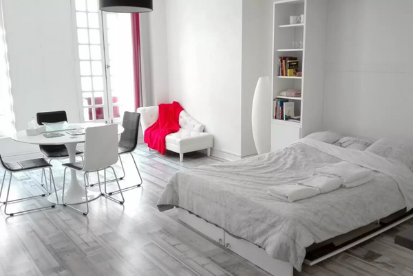 My place is close to public transport, the city center, parks, and art and cultu Bordeaux, France Bright bachelor suite in the heart of Bordeaux Entire rental unit vacation rental 23776562