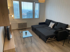Útulný a nově zrekonstruovaný světlý byt (28m2) v širším centru Prahy s výhledem Prague, Czechia Moderní byt přímo u metra Entire condo vacation rental 49894447
