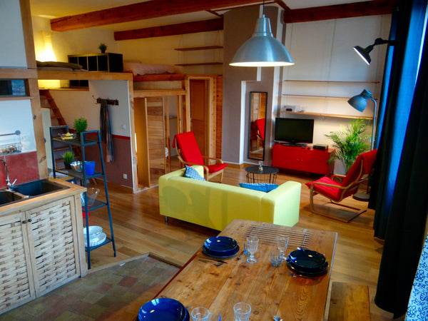 Bienvenue chez nous! Nous vous proposons pour votre séjour à Lyon un appartement Lyon, France Appart. 55m2 proche centre-box privé-Vue Saone Entire loft vacation rental 22112362