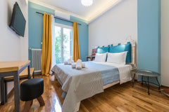 Imagine this....you wake up in your lovely raised firm mattress bed,in your tast Athens, Greece Splash of Glam 2BR-APT ⭐️ 10 steps from Acropolis Entire condo vacation rental 48002664