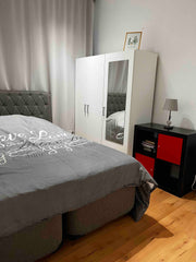 Ce logement unique situé sur une des avenues les plus connues de Bxl est proche   Merveilleuse chambre au cœur de Bruxelles Private room in rental unit vacation rental 54198109