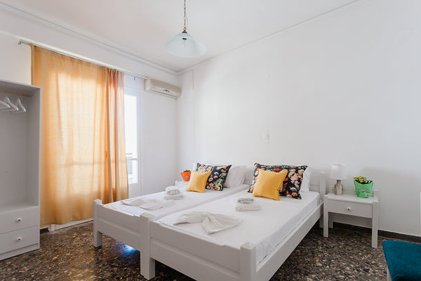 Enjoy a quiet stay in this small and beautiful apartment in an apartment buildin Heraklion, Greece Soula's HOUSE 10 Entire condo vacation rental 613448252640629122