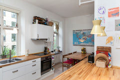 Rummelig lys hjemlig lejlighed på 1 sal, 130 km2, med stort spisekøkken og lys h Copenhagen, Denmark Stor lys og central lejlighed med to altaner Entire rental unit vacation rental 3159778