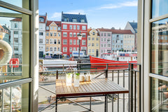   Views apartment in Nyhavn directly to the water Entire rental unit vacation rental 39172301