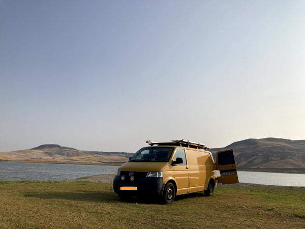 En unik hjemmebygget drømmevogn, hvor I kan tage på eventyr og vågne op midt i s Copenhagen, Denmark Unik campervan med tagterrasse og markise Camper/RV vacation rental 54222652