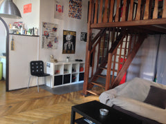 Situé au bas des pentes de la Croix-Rousse, à deux pas des terreaux, cet apparte Lyon, France Pied à terre au coeur de Lyon Entire rental unit vacation rental 9454801