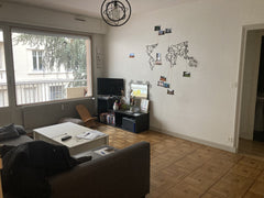 Appartement simple et sans prétention, à 30m du tram T2 direct pour la presqu'il  Appartement fête des lumières Entire rental unit vacation rental 53410758