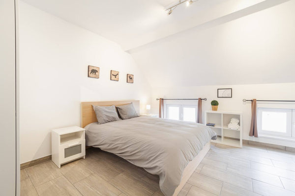 Large and fully equipped room on the third floor of a typical Belgian guest-hous  Cozy room in City Center - South Train Station ☆ Private room in home vacation rental 39375574