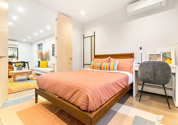 Private Room in 4 bd/2bth unit. Welcome to House Lynk! A company that provides h  Home in Brooklyn · 4 bedrooms · 4 beds · 2 shared baths Private room in home vacation rental 929880808742212034
