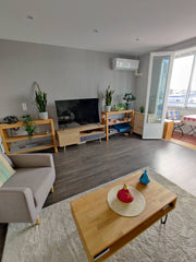 Grand appartement familiale de 74m² à Lyon 8 avec 2 loggias et vue surplombant l Lyon, France 1 Chambre Double - 74m2 Lumineux Private room in rental unit vacation rental 36698382