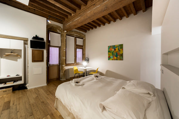 Recently renovated apartment fully equipped for a business trip, a romantic geta  Le Petit Change - Fully equipped studio in the Entire rental unit vacation rental 44469067