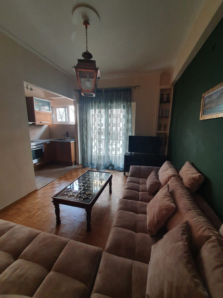A lovely spacious apartment, fully equipped with everything you need during your Cambridge, Ontario, Canada Alex's place -by Evagelismo metro! Syntagma 1 stop Entire rental unit vacation rental 593264377500895202