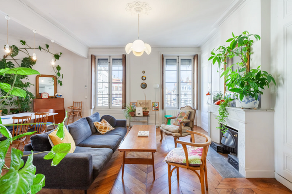 Situation rêvée, central et lumineux, cet appartement allie le charme de l'ancie Lyon, France Elegant, bright and central!!! Entire rental unit vacation rental 10030081