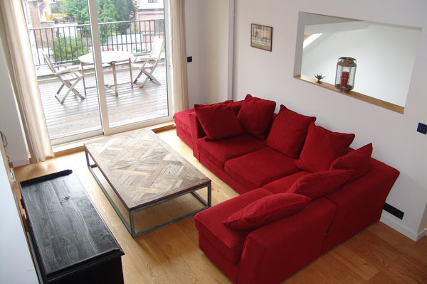 Come and Enjoy our nice Penthouse is the charming neighbourgood Le Chatelain. <b Brussels, Belgium Lovely Penthouse in Le Châtelain Entire rental unit vacation rental 417906
