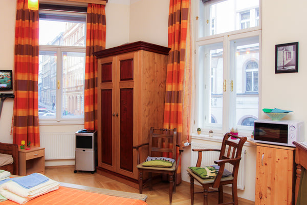 See all our offers on Airbnb!<br />www.airbnb.com/rooms/782440 <br />www.airbnb. Prague, Czechia Central,Cheap,2Rooms,2Baths,WIFI #1 Entire rental unit vacation rental 777881
