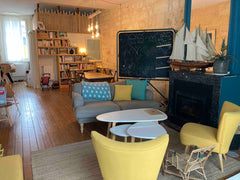 Nous louons notre résidence principale, où nous vivons avec 2 chats et 2 enfants Bordeaux, France Maison chaleureuse (a 10’ de la gare) avec piscine Entire home vacation rental 50614180