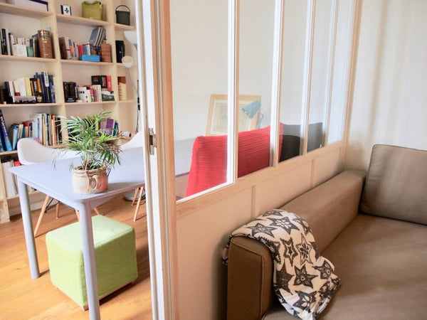 Sur la ligne 11, à 5 minutes de Belleville, 10 minutes de République et 15 minut Paris, France 3 pièces en enfilade au calme @Buttes Chaumont Entire rental unit vacation rental 18105379