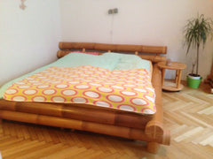 Wohnung mit Bambusbett, grossem Sofa, ruhig gelegen, Badewanne, Küche mit Esstis  Künstlerwohnung Entire rental unit vacation rental 23517119