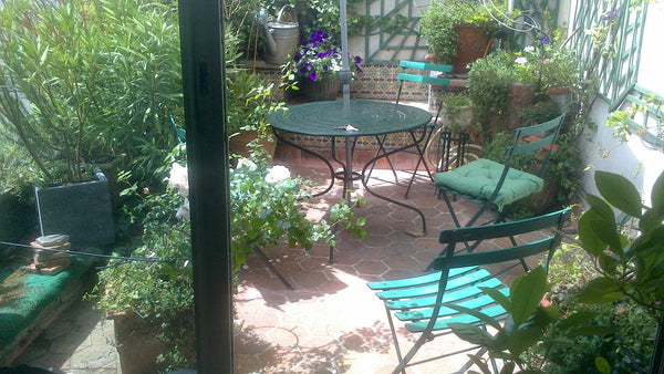 Ce duplex lumineux et raffiné de 4 pièces  dont un beau living, s'ouvre sur une  Paris, France Duplex -terrasse, Montorgueil coeur de Paris Entire rental unit vacation rental 3128994