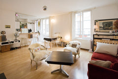 Bonjour :) This apartment of 48 m2 is the place where I live. It's quite nicer a Paris, France Comfort, Style & Art @Le Marais, what else? Entire rental unit vacation rental 41106